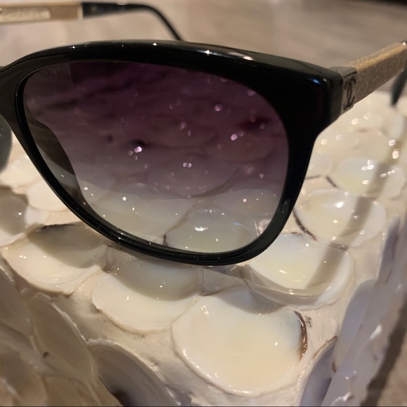 CHANEL Sunglasses main image 6